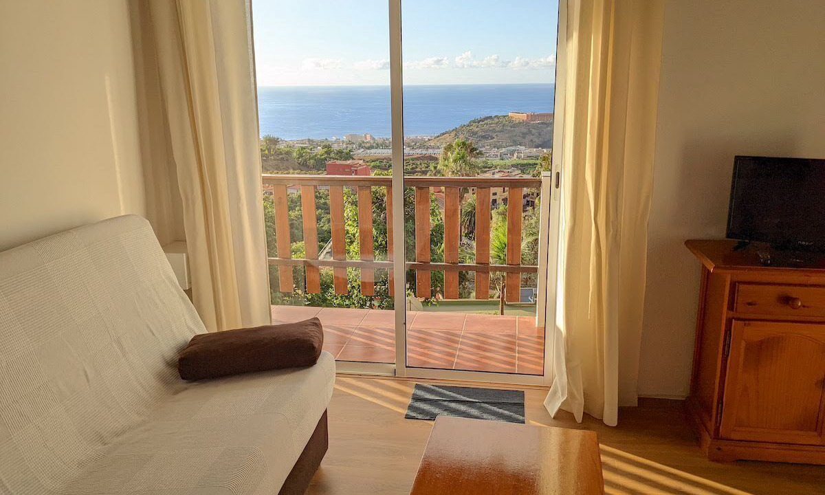Las Arenas Apartment | Apartment on a green finca with views of the sea and the mountains