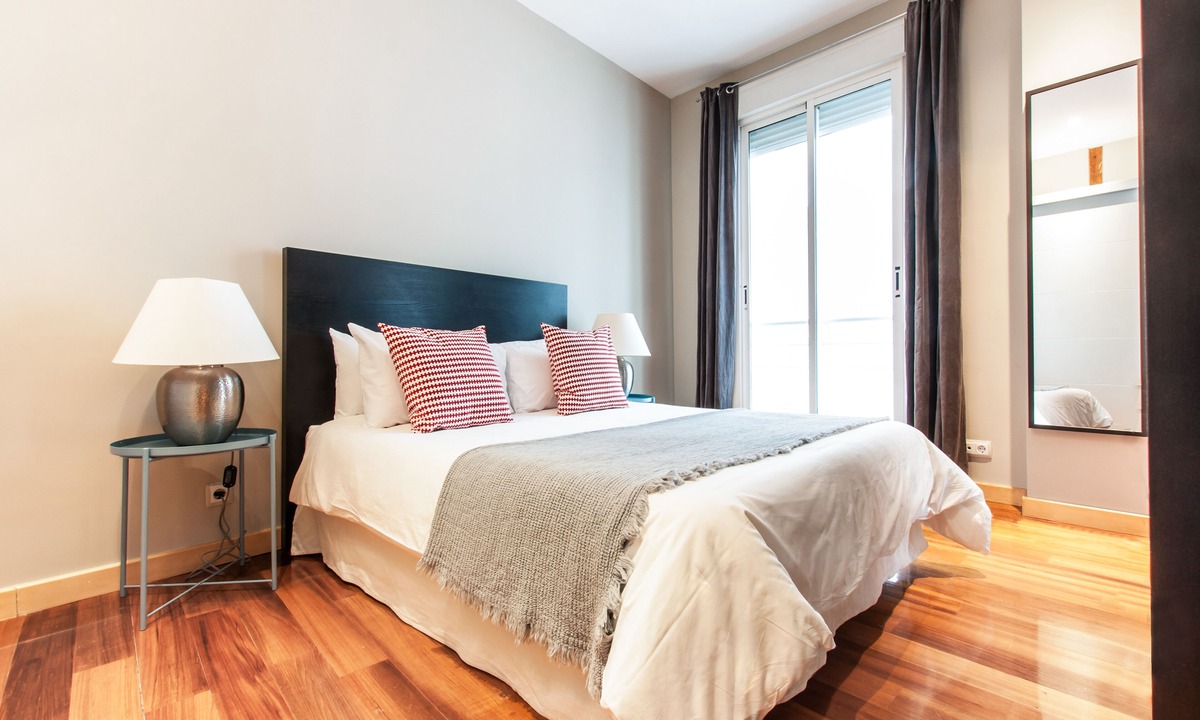 Embajadores Apartment | Center of Madrid. Barrio Letras, Walk to Museums, Plazas and GranVia.