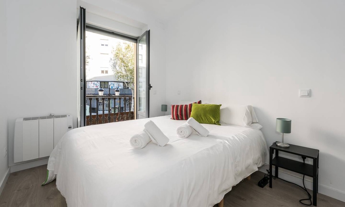 Golden Triangle of Art Apartment | MODERN APT WITH IDEAL LOCATION NEXT TO ATOCHA STATION