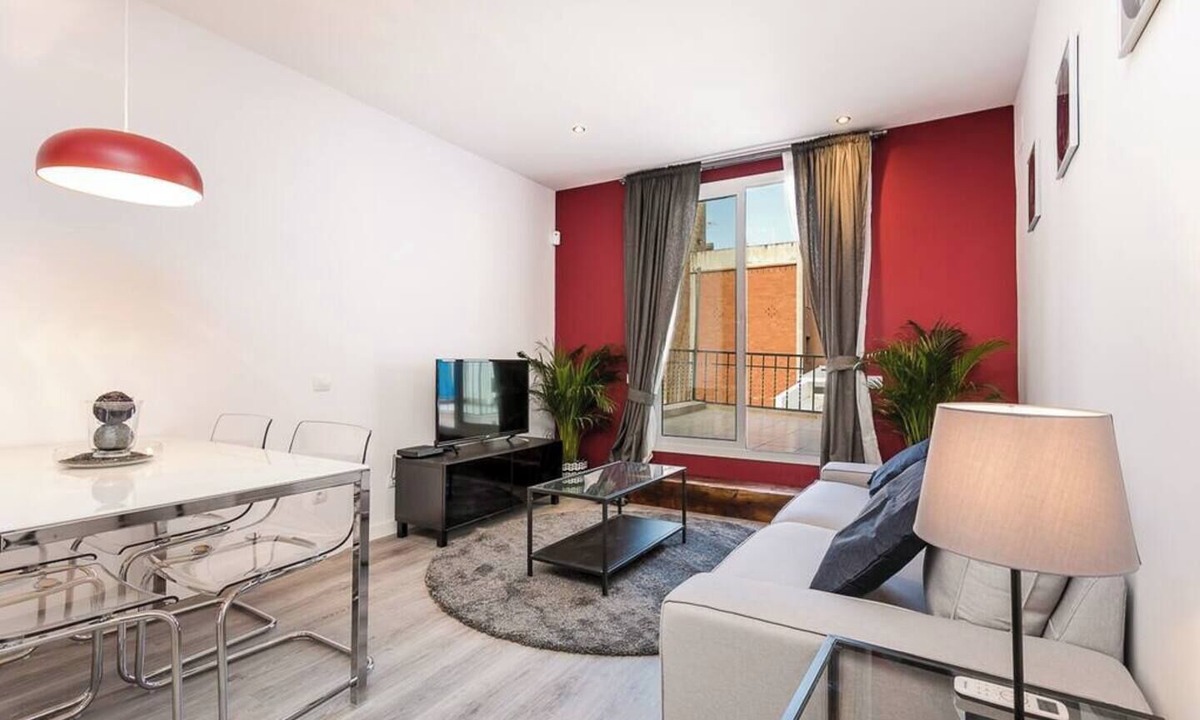 Collblanc y La Torrassa Apartment | Elegant and luxurious interior designed apartment, perfect for those who are in search of the finer things in life.