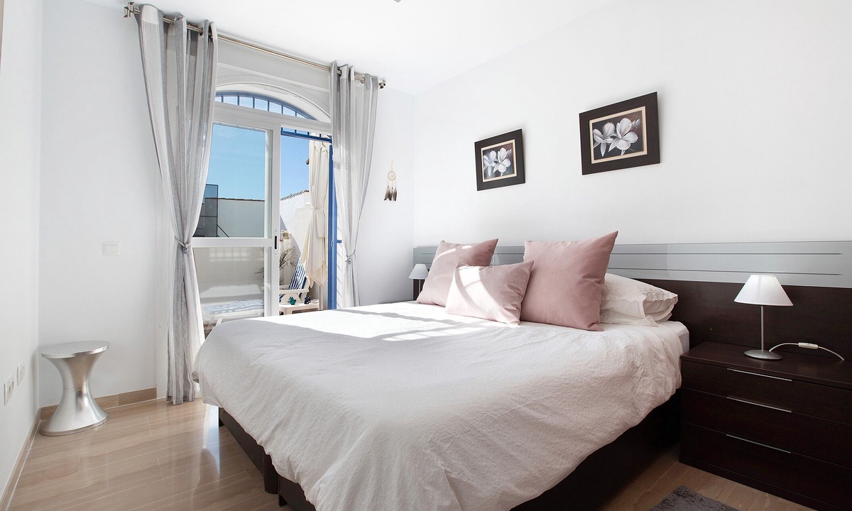 La Cala de Mijas Apartment | Apartment 'La Caleta' with Private Terrace, Wi-Fi and Air Conditioning