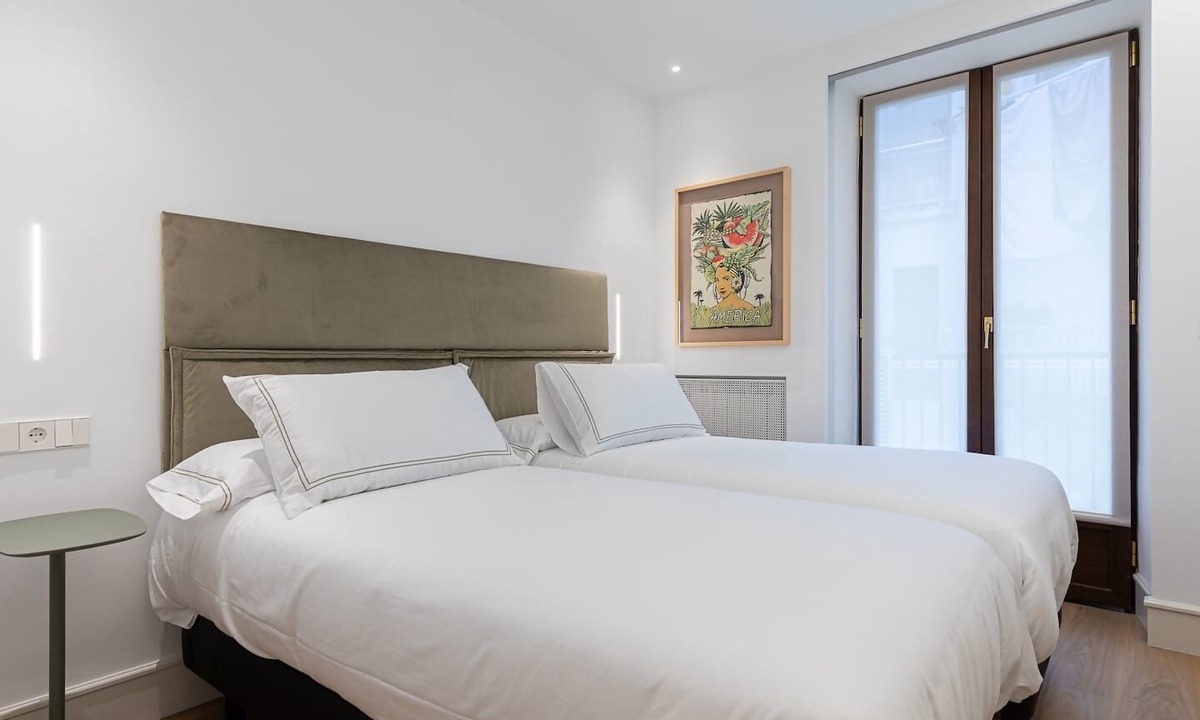 San Sebastian Centro Apartment | "The Whale" new, ac, design, spacious City Centre