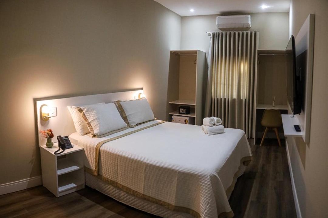 Val-de-Caes Hotel | Amazon Park Hotel