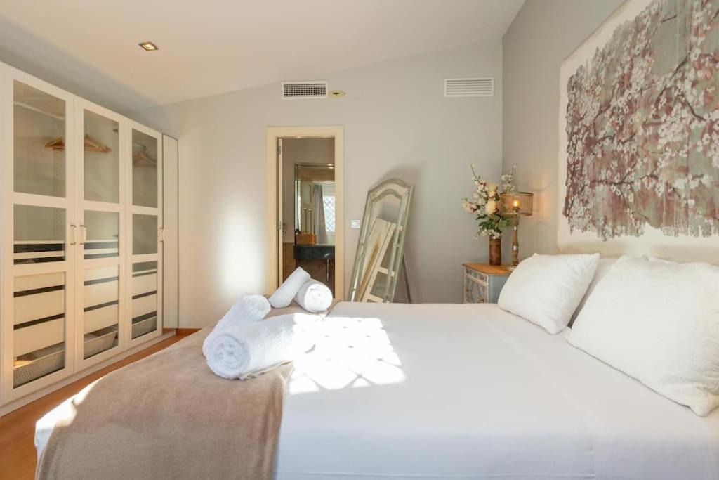 Encarnacion-Regina Apartment | Quevedo Deluxe Penthouse by Valcambre