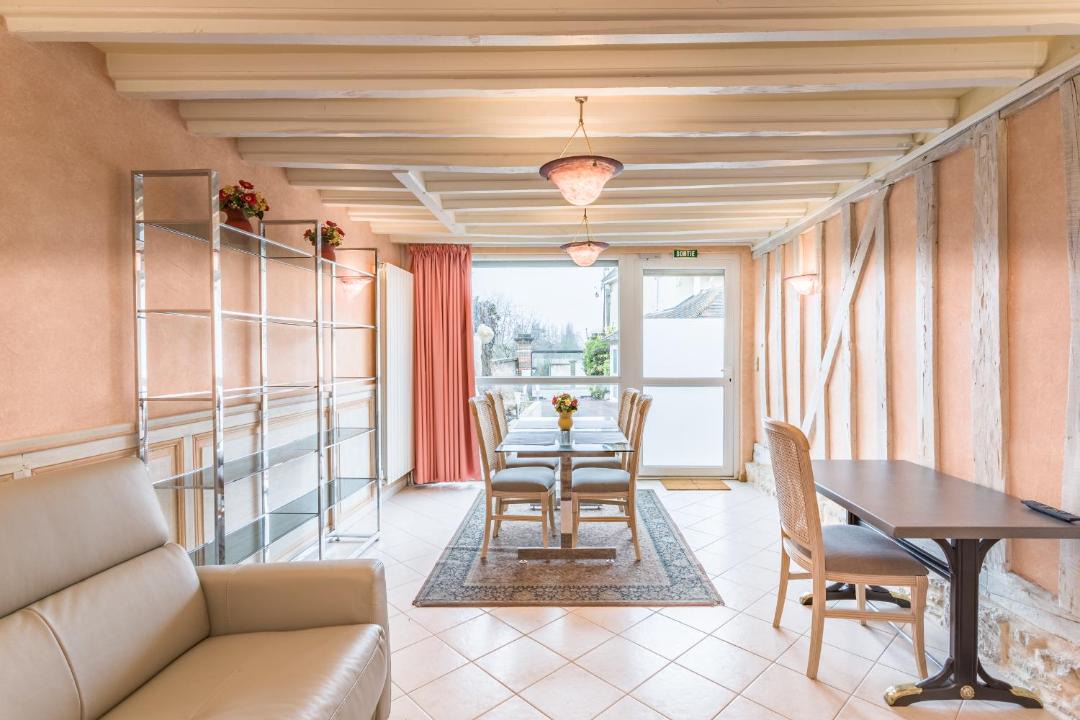 Pont-Sainte-Marie Apartment | Le RUBIS - Confort - Proche Mag Outlet Troyes - Parking gratuit
