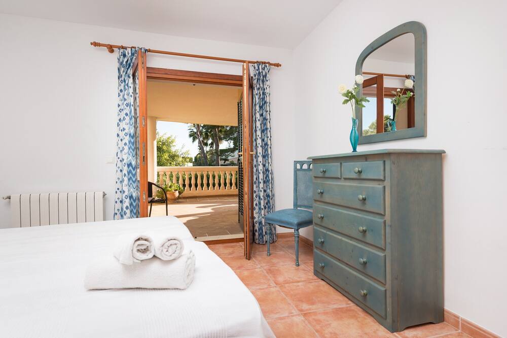 Photo of Bedroom in Alcanada