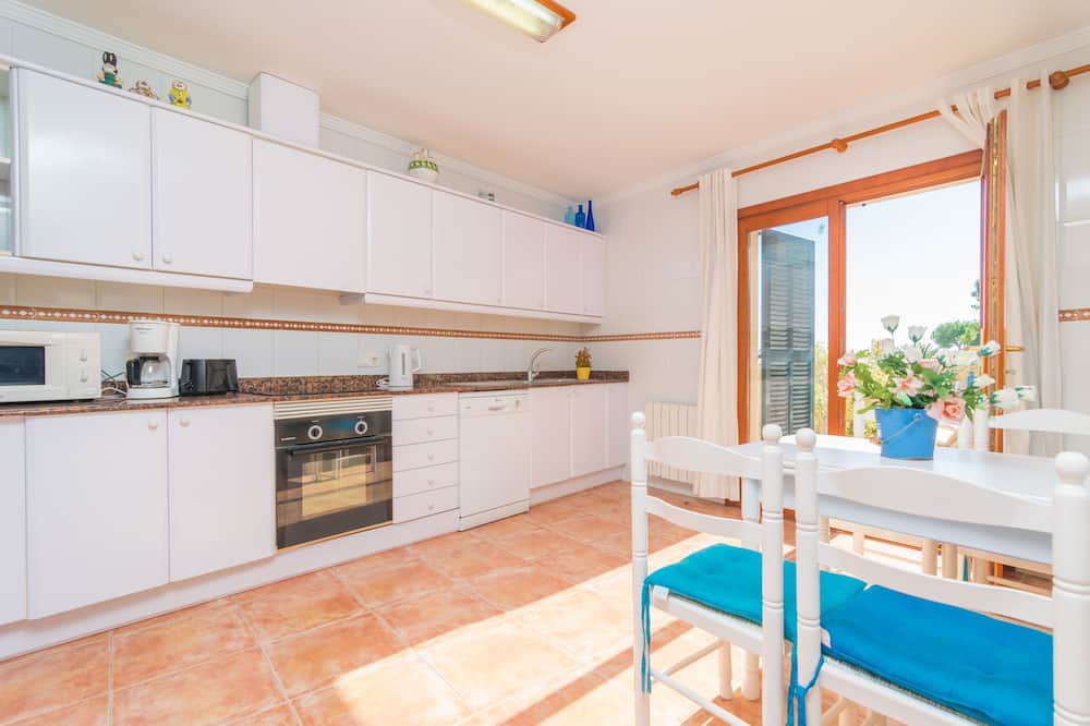 Photo of Kitchen in Alcanada