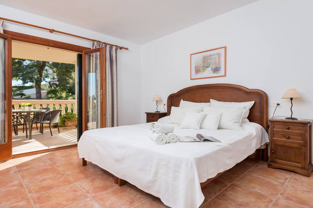 Photo of Bedroom in Alcanada