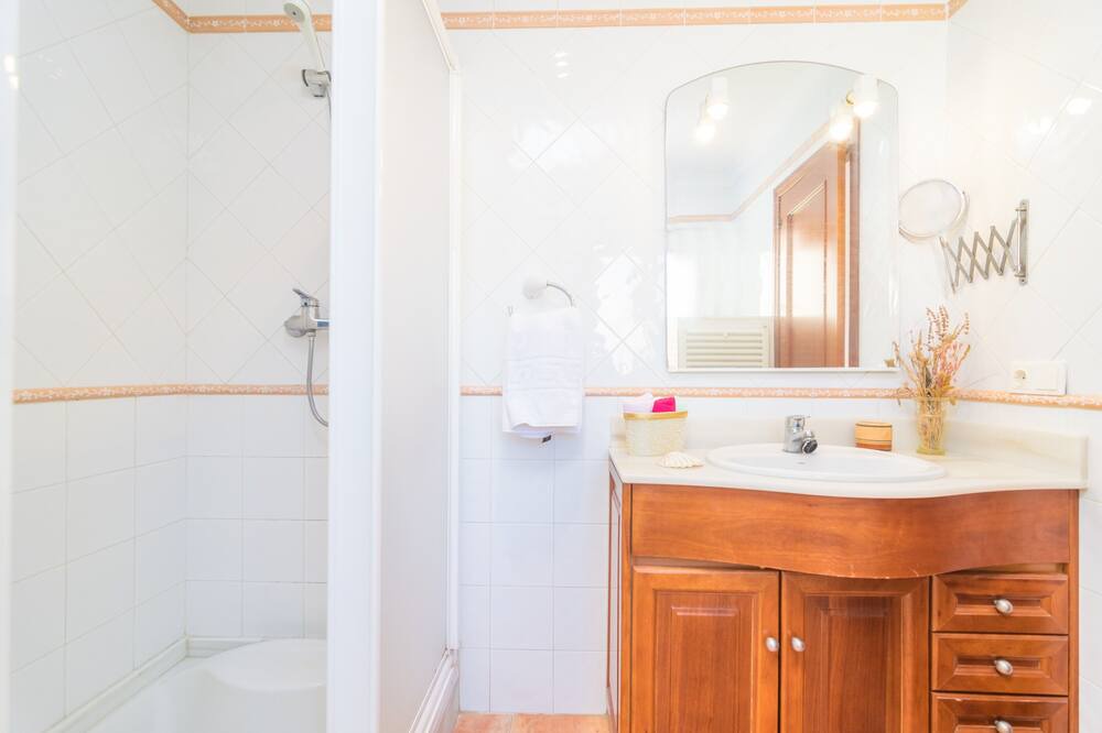 Photo of Bathroom in Alcanada