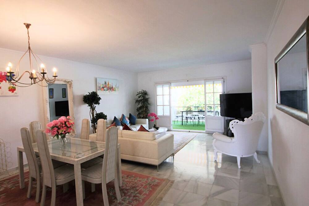 Photo of Livingroom in Atalaya-Isdabe