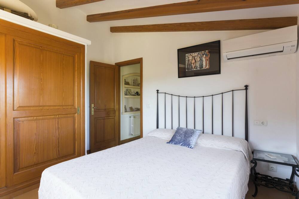 Photo of Bedroom in Urbanitzacio Gotmar