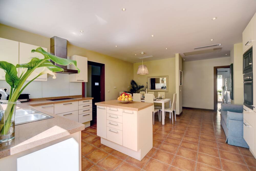 Photo of Kitchen in Atalaya-Isdabe