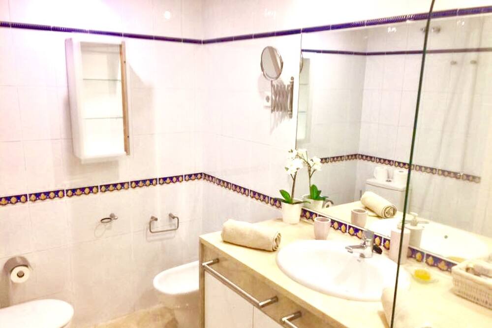 Photo of Bathroom in Torrequebrada