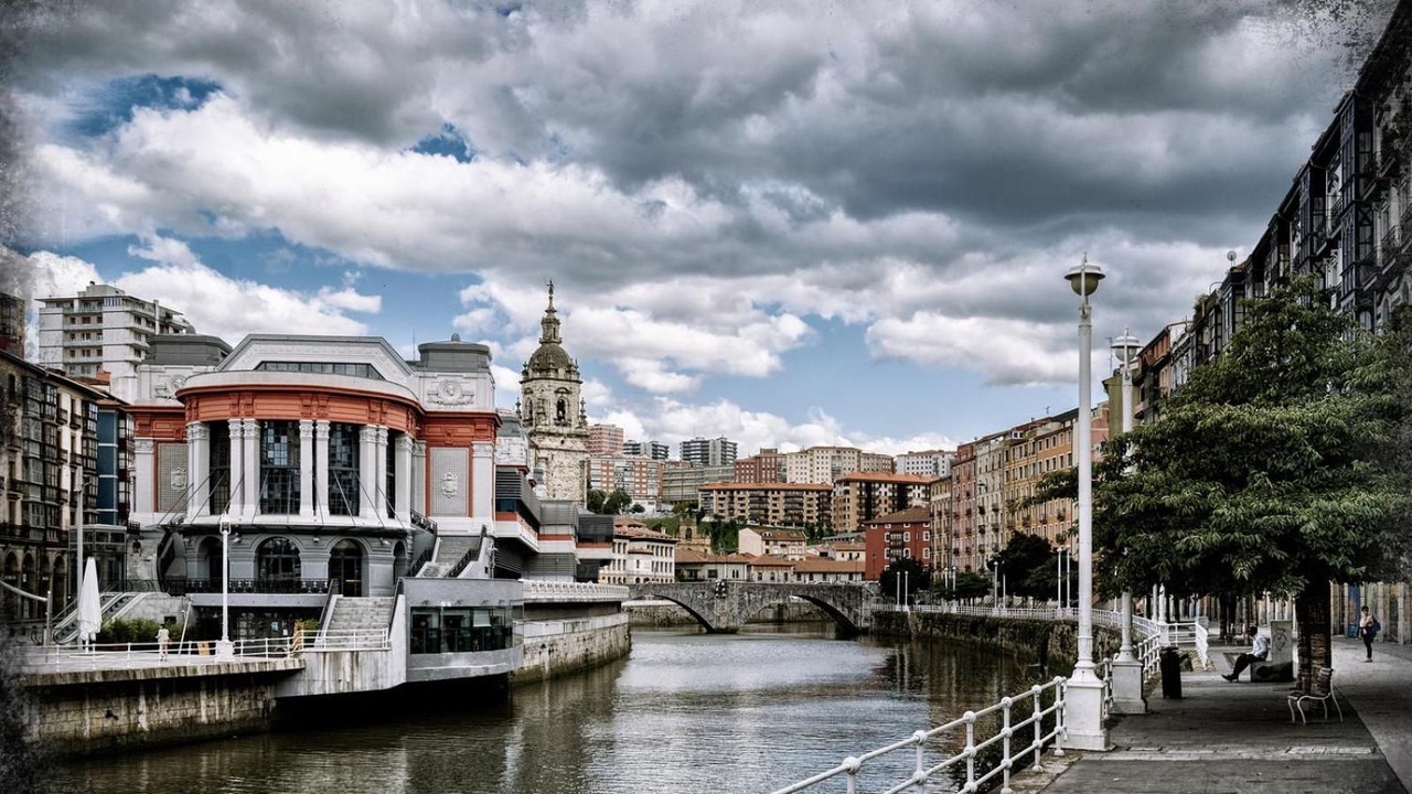 Photo of Others in Bilbao la Vieja