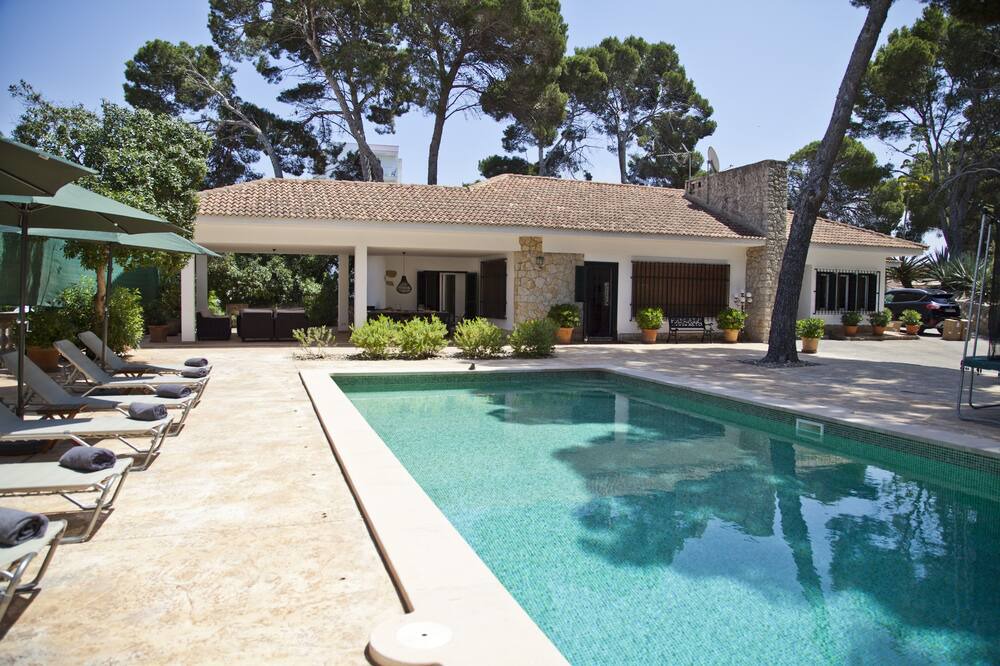 Photo of Outdoor in Les Meravelles