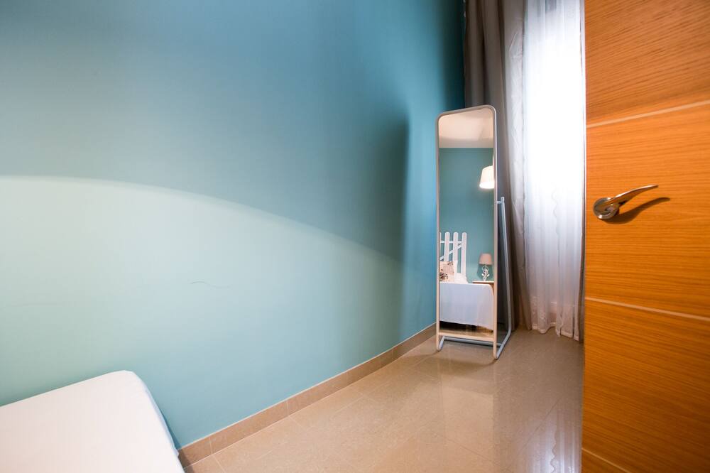 Photo of Bedroom in Alameda