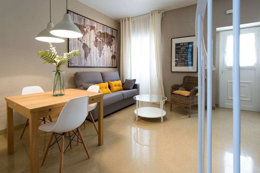 Photo of Livingroom in Alameda