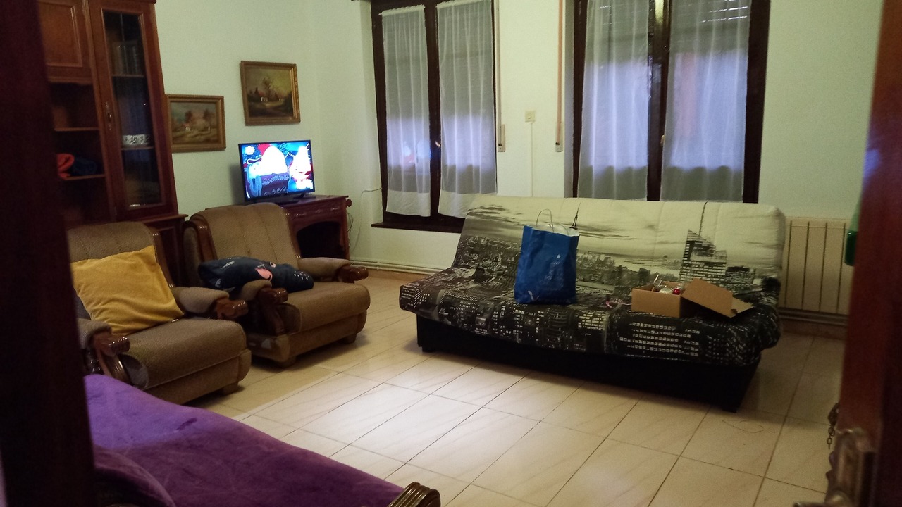 Photo of Livingroom in Poo