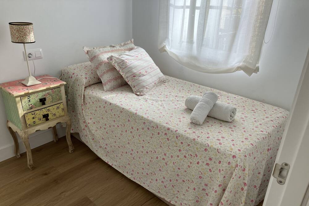 Photo of Bedroom in Alameda