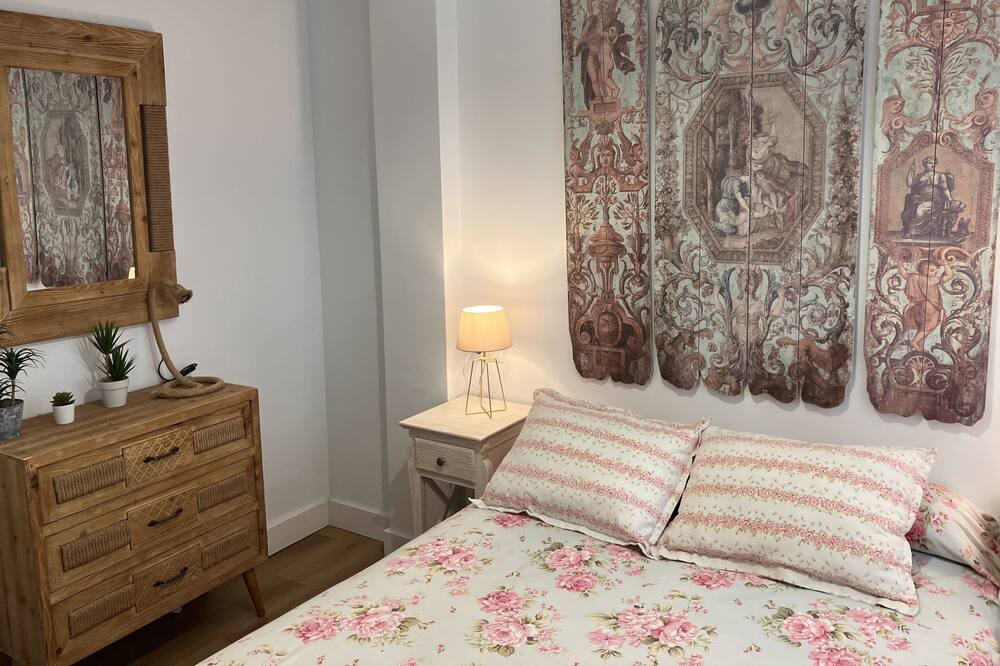 Photo of Bedroom in Alameda