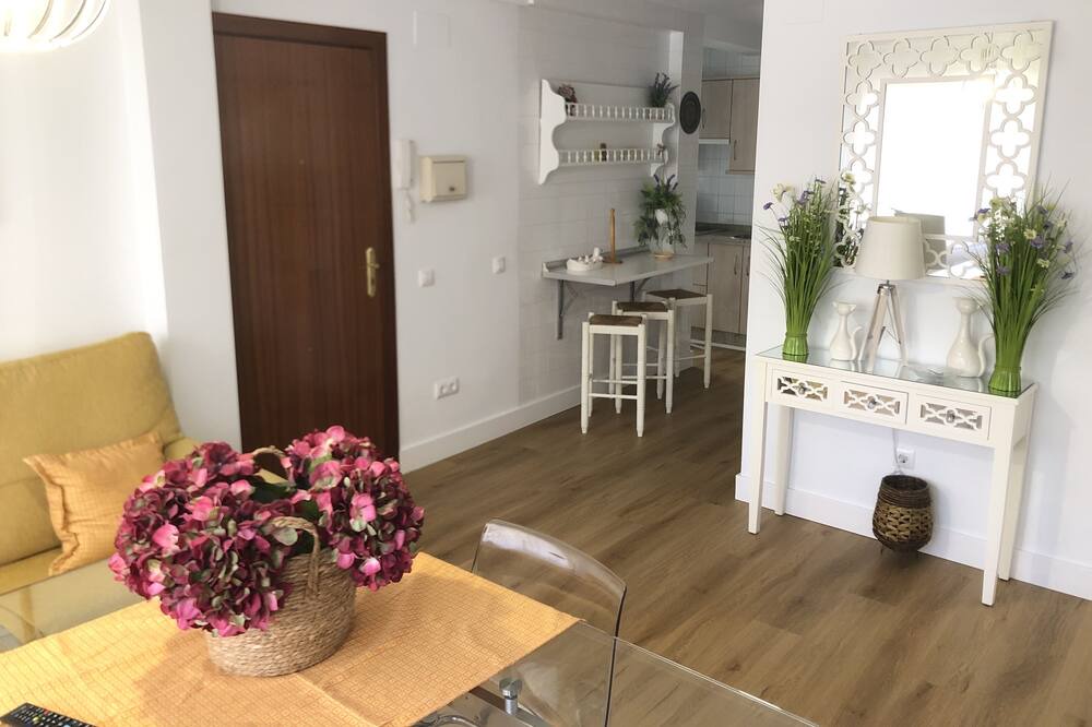 Photo of Livingroom in Alameda