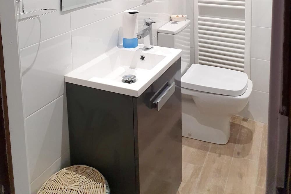 Photo of Bathroom in Perena