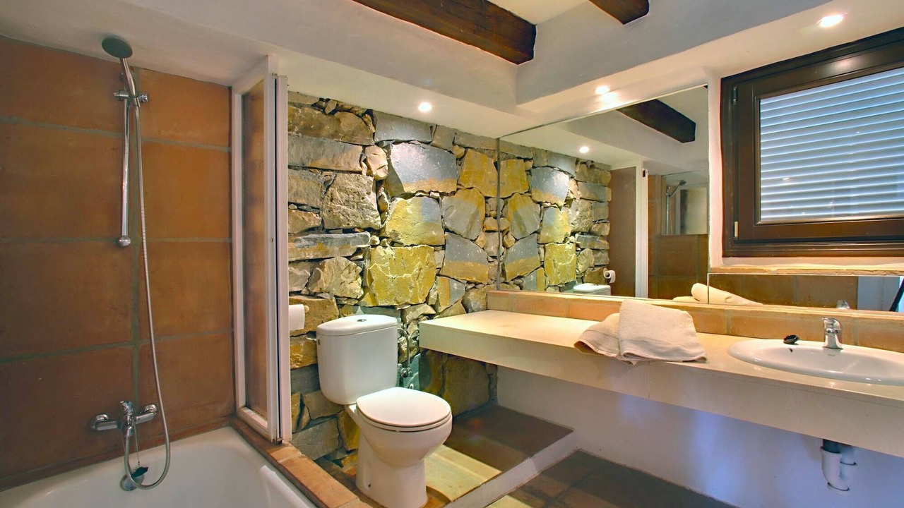 Photo of Bathroom in Casares