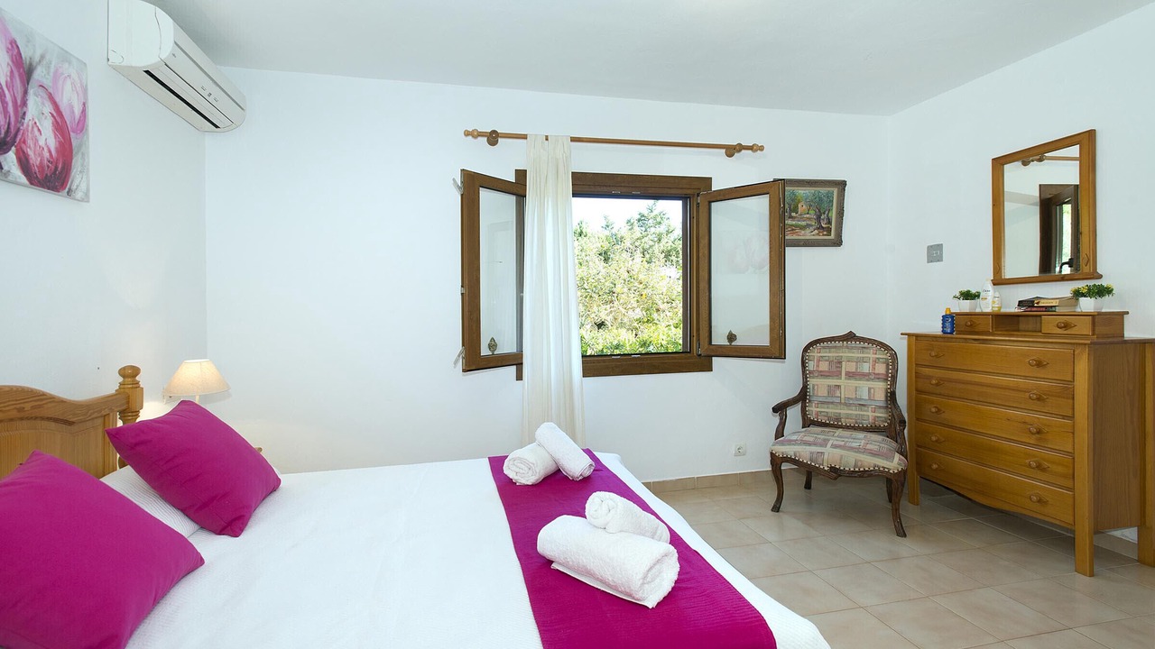 Photo of Bedroom in Cala Carbo