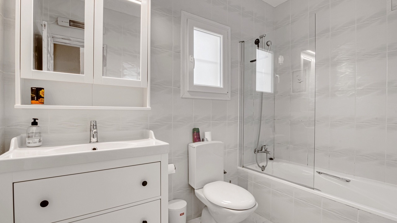 Photo of Bathroom in Empedrola