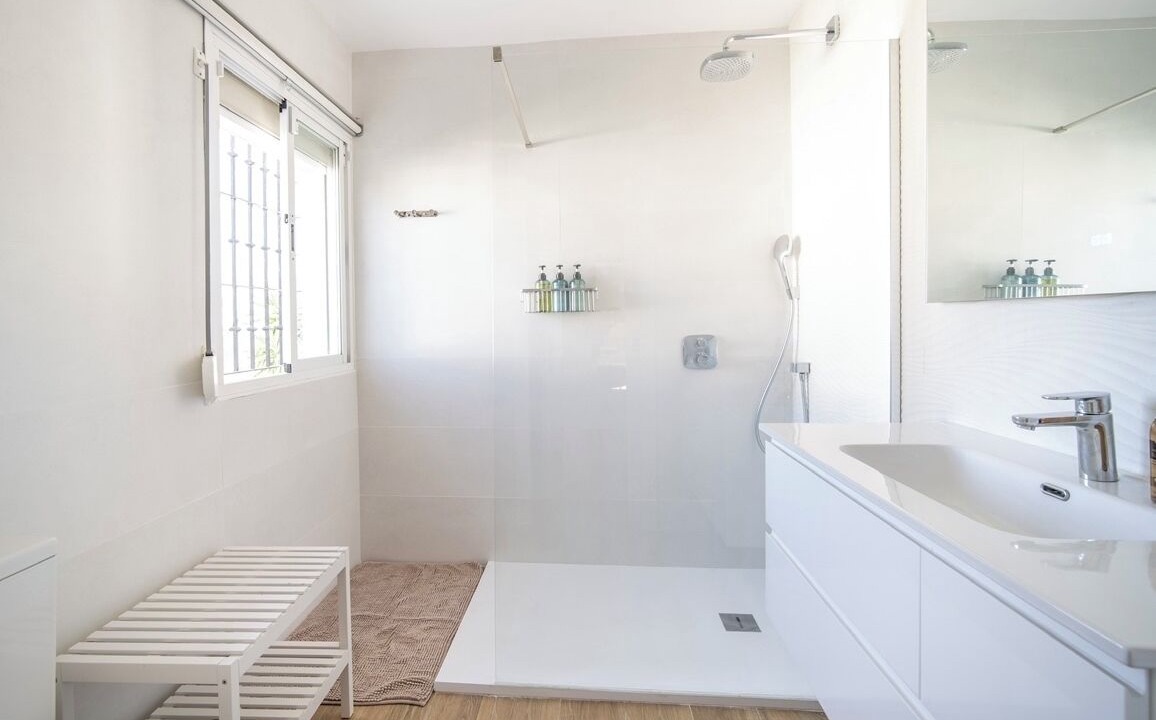 Photo of Bathroom in New Golden Mile