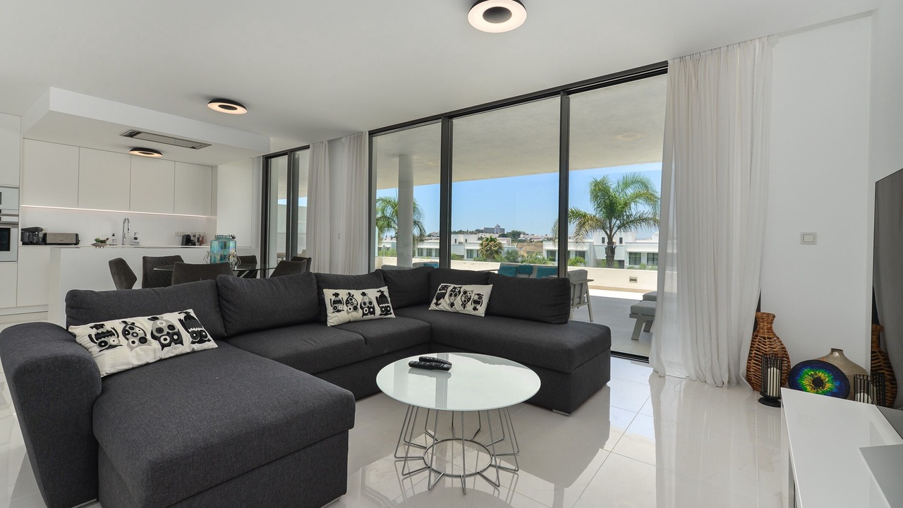Photo of Livingroom in New Golden Mile