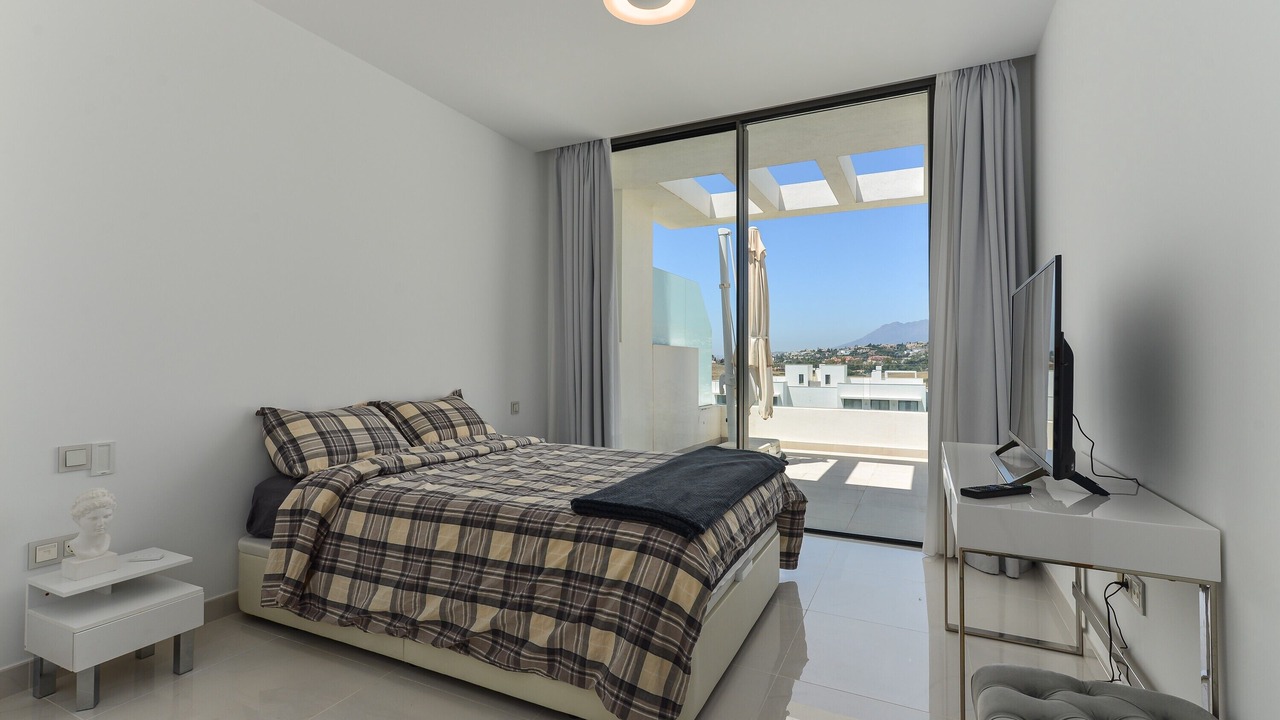 Photo of Bedroom in New Golden Mile