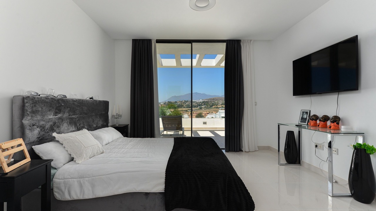 Photo of Bedroom in New Golden Mile
