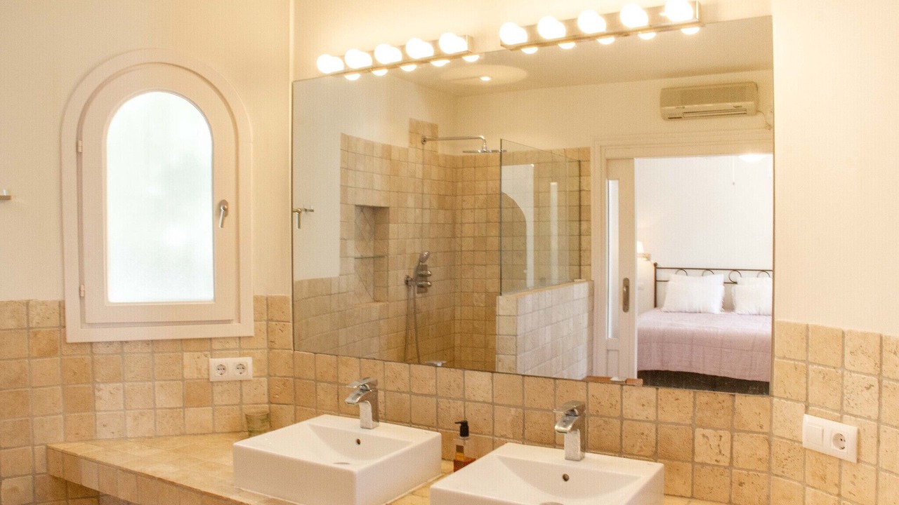 Photo of Bathroom in Arnella
