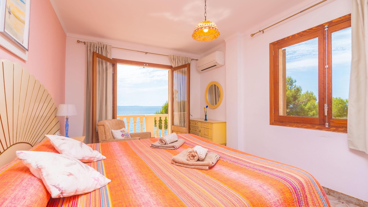 Photo of Bedroom in Alcanada
