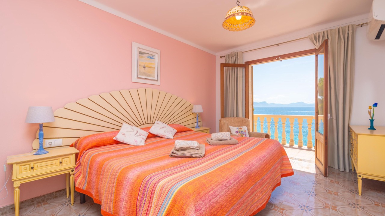 Photo of Bedroom in Alcanada