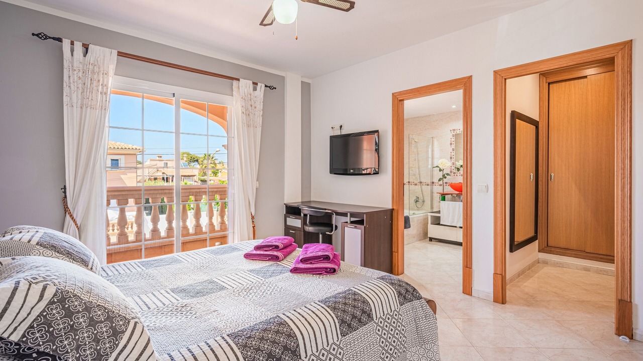Photo of Bedroom in Badia Gran