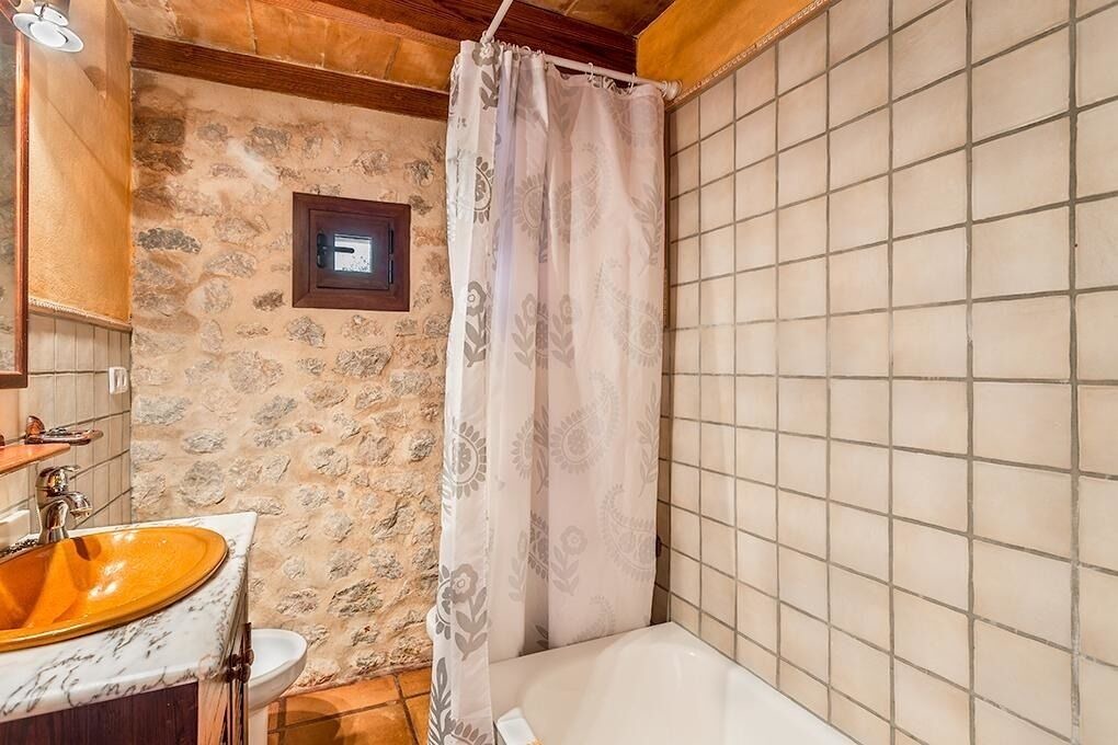Photo of Bathroom in Biniaraix