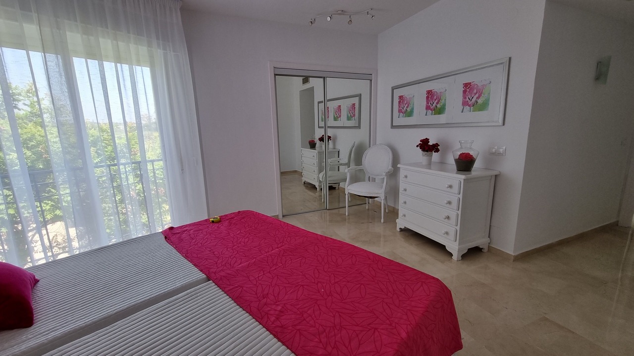 Photo of Bedroom in New Golden Mile