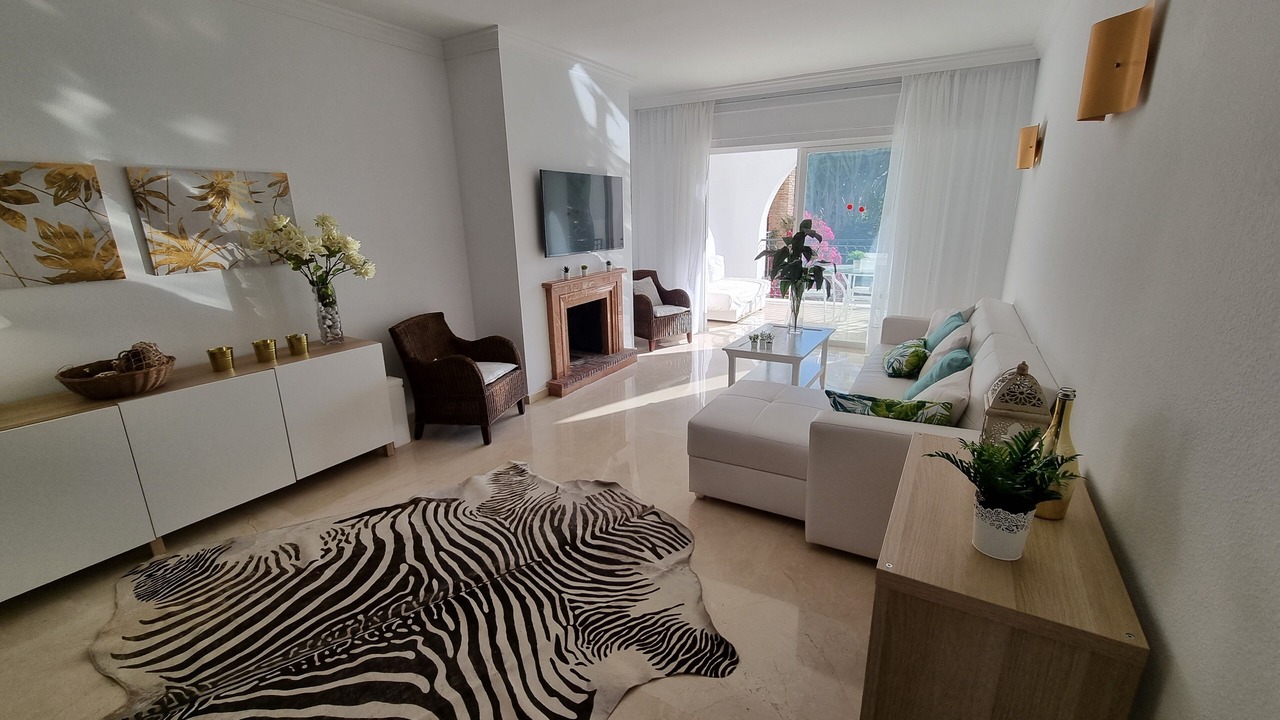 Photo of Livingroom in New Golden Mile