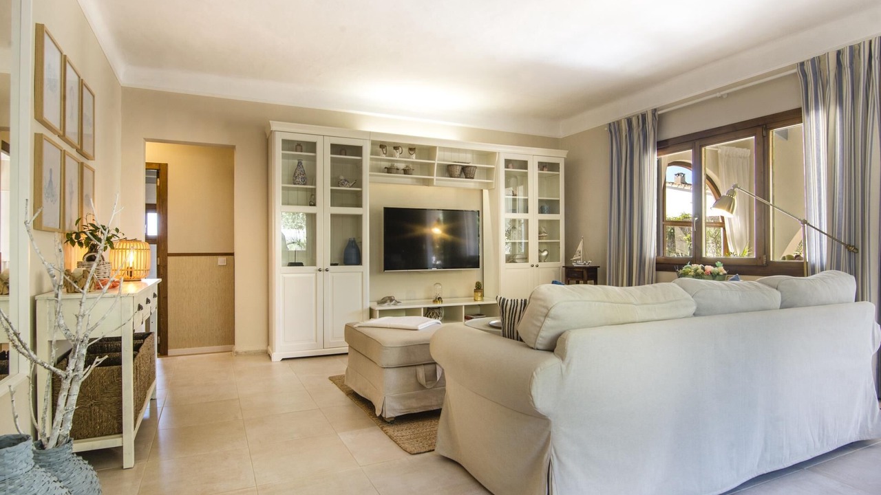 Photo of Livingroom in Cala Llombards