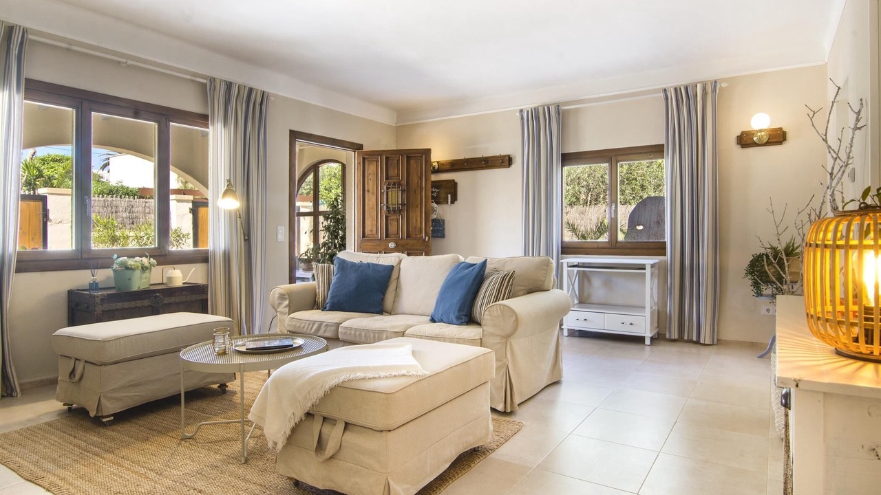 Photo of Livingroom in Cala Llombards