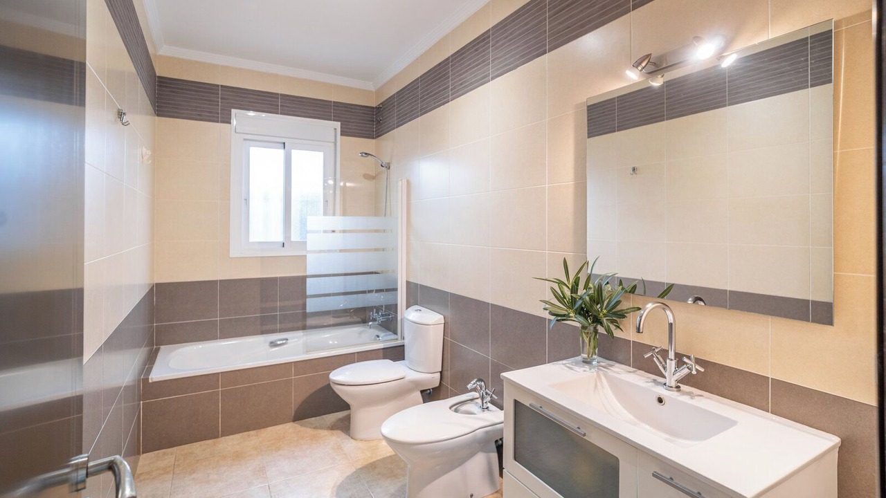 Photo of Bathroom in Canillas de Albaida