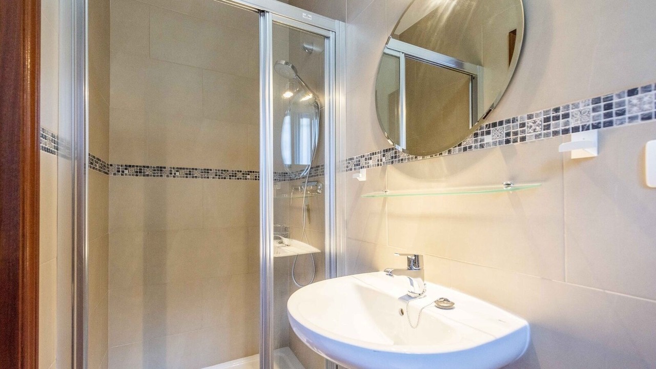 Photo of Bathroom in Canillas de Albaida