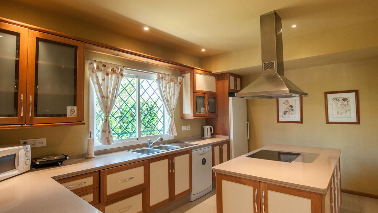 Photo of Kitchen in Atalaya-Isdabe