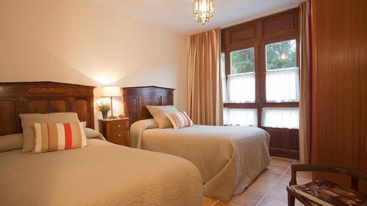 Photo of Bedroom in Poo
