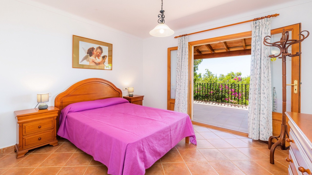 Photo of Bedroom in S Horta