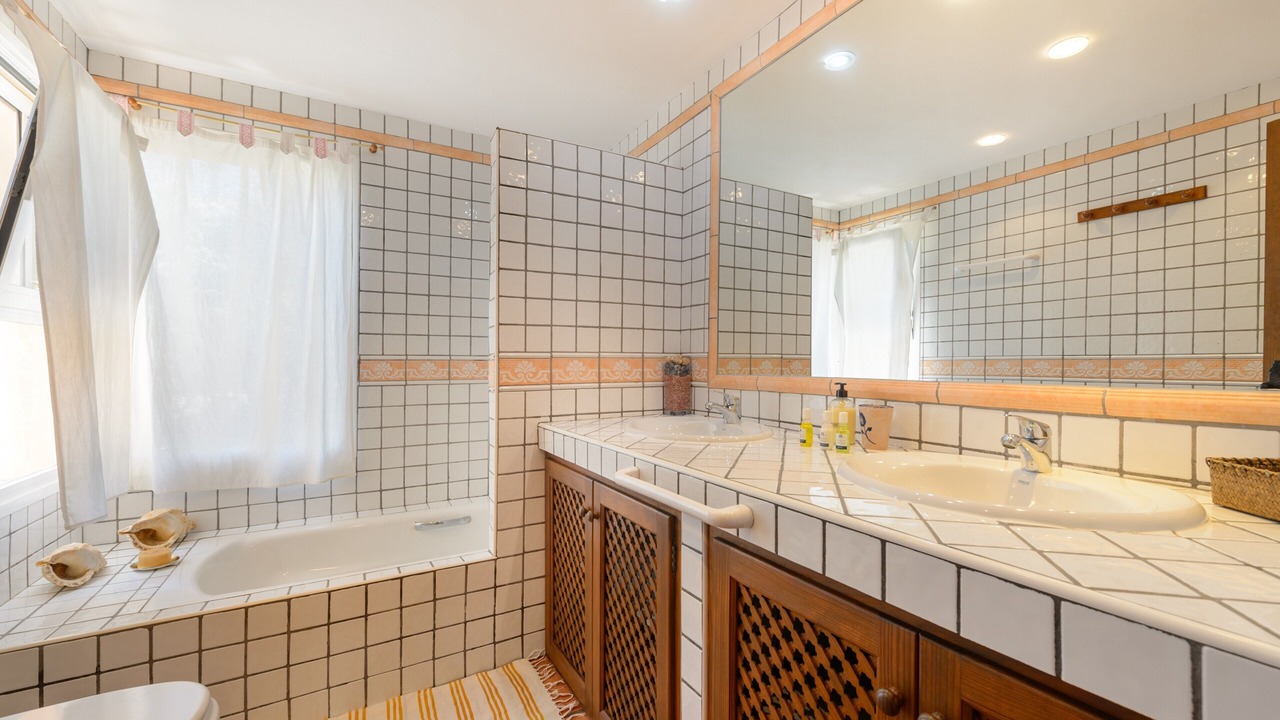 Photo of Bathroom in Sant Josep de sa Talaia