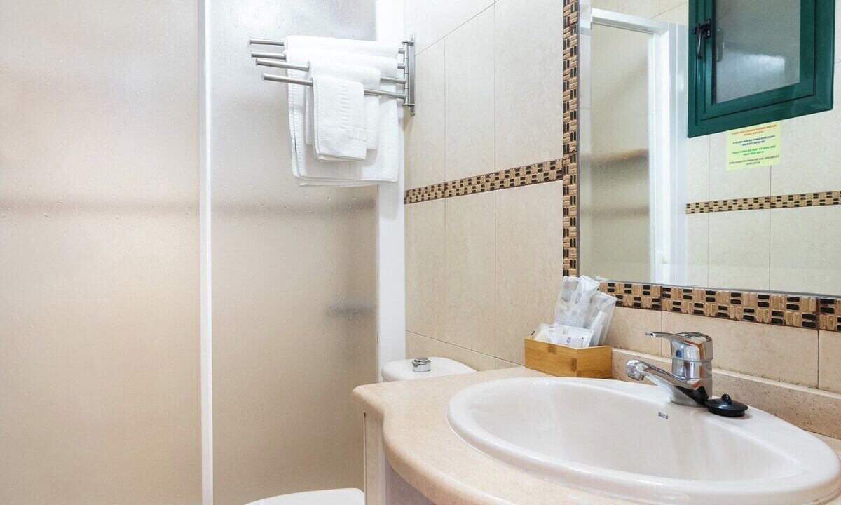 Photo of Bathroom in Hermigua