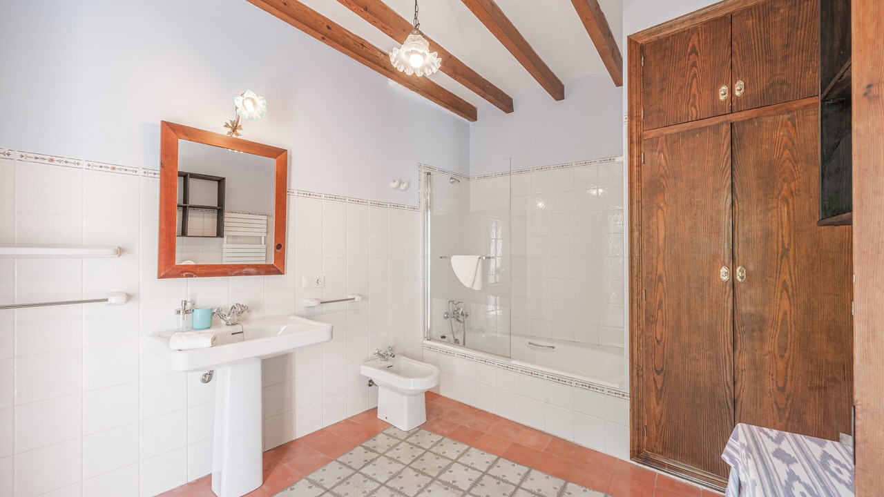 Photo of Bathroom in Soller